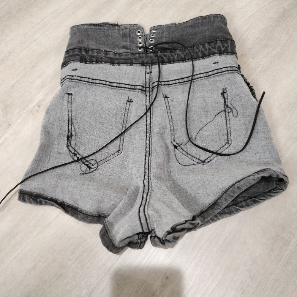 NWOT Gray wash high waist jean shorts - Picture 15 of 17